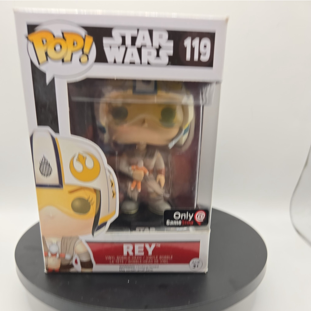 Funko Pop! Vinyl: Star Wars - Rey (w/ X-Wing Helmet) #119